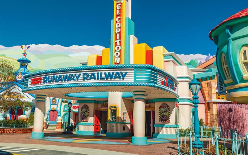 Mickey & Minnie's Runaway Railway attraction in Mickey's Toontown