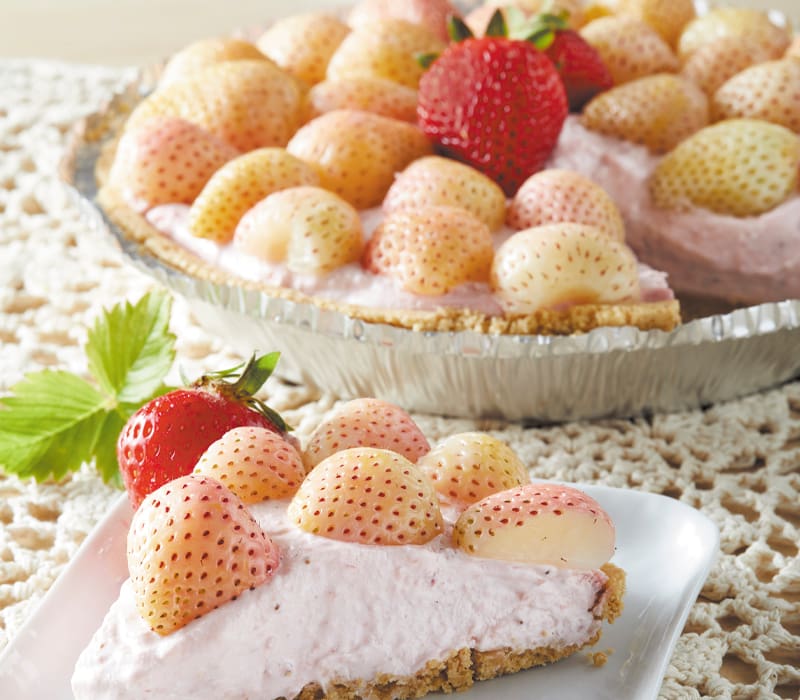 Pineberry and Strawberry Cream Pie