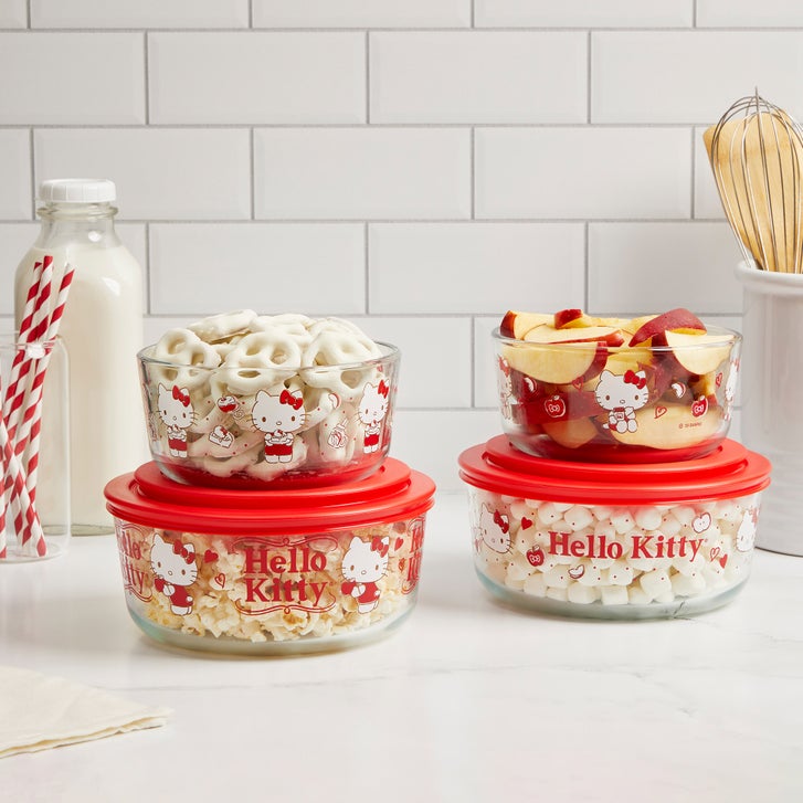 Hello Kitty グラス、食器セット Pyrex 8-piece Hello Kitty Decorated Food Storage Set | Costco