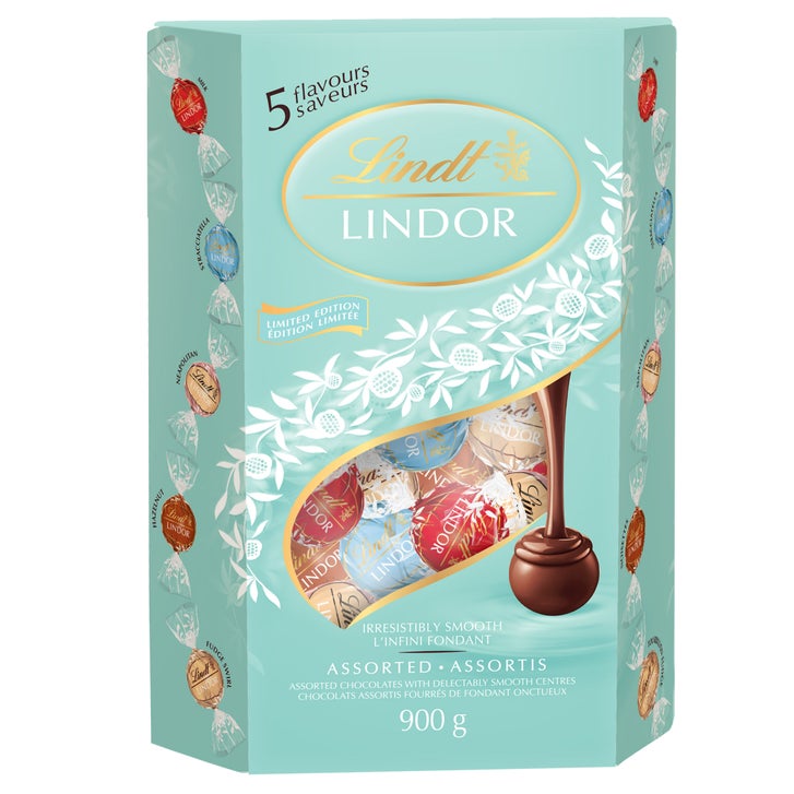 Lindt Lindor Assorted Chocolates, 900 g | Costco