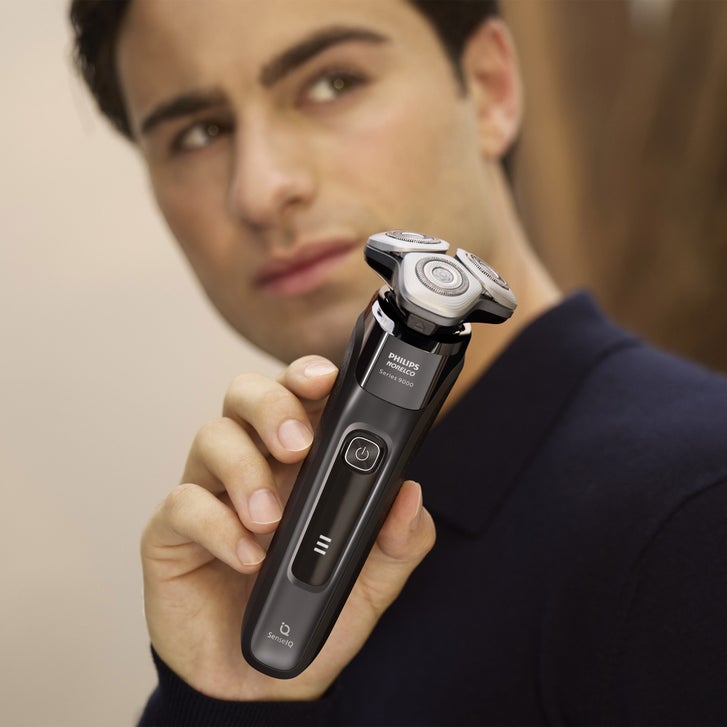 Philips Norelco Shaver 9000, Wet & Dry Electric Shaver, with