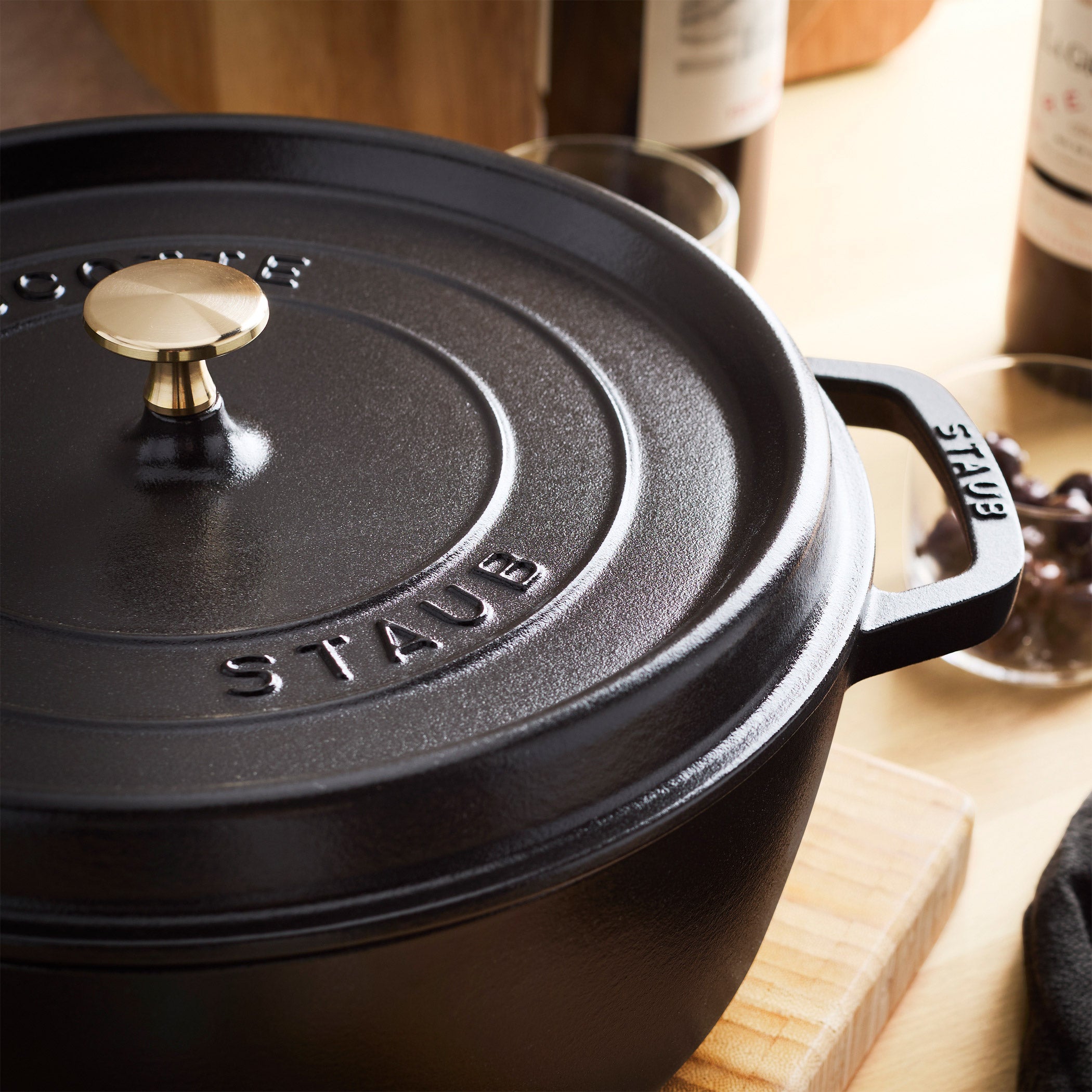 Staub 6-quart Cast Iron Dutch Oven | Costco