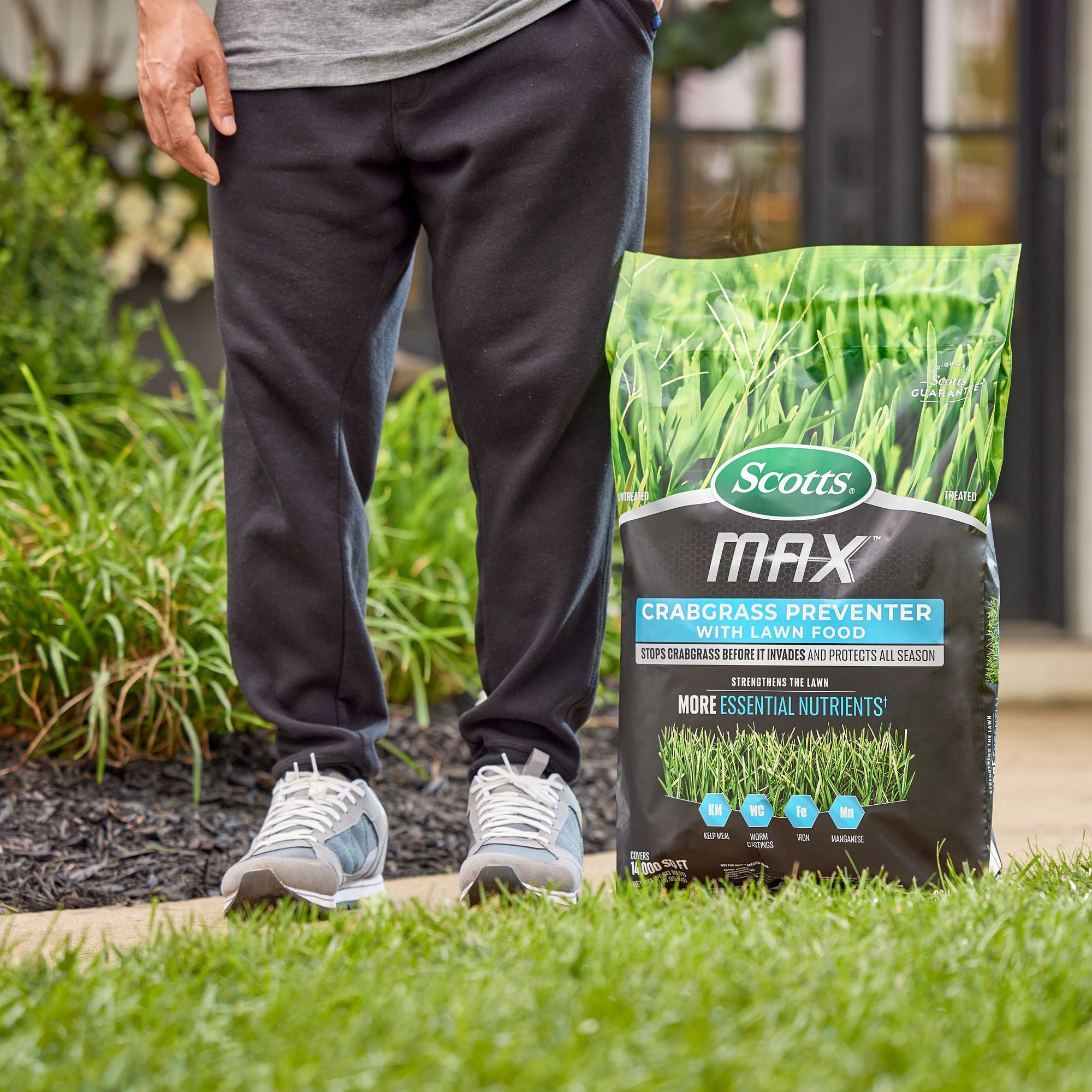 Scotts MAX Crabgrass Preventer with Lawn Food, 14,000 Sq. Ft. | Costco