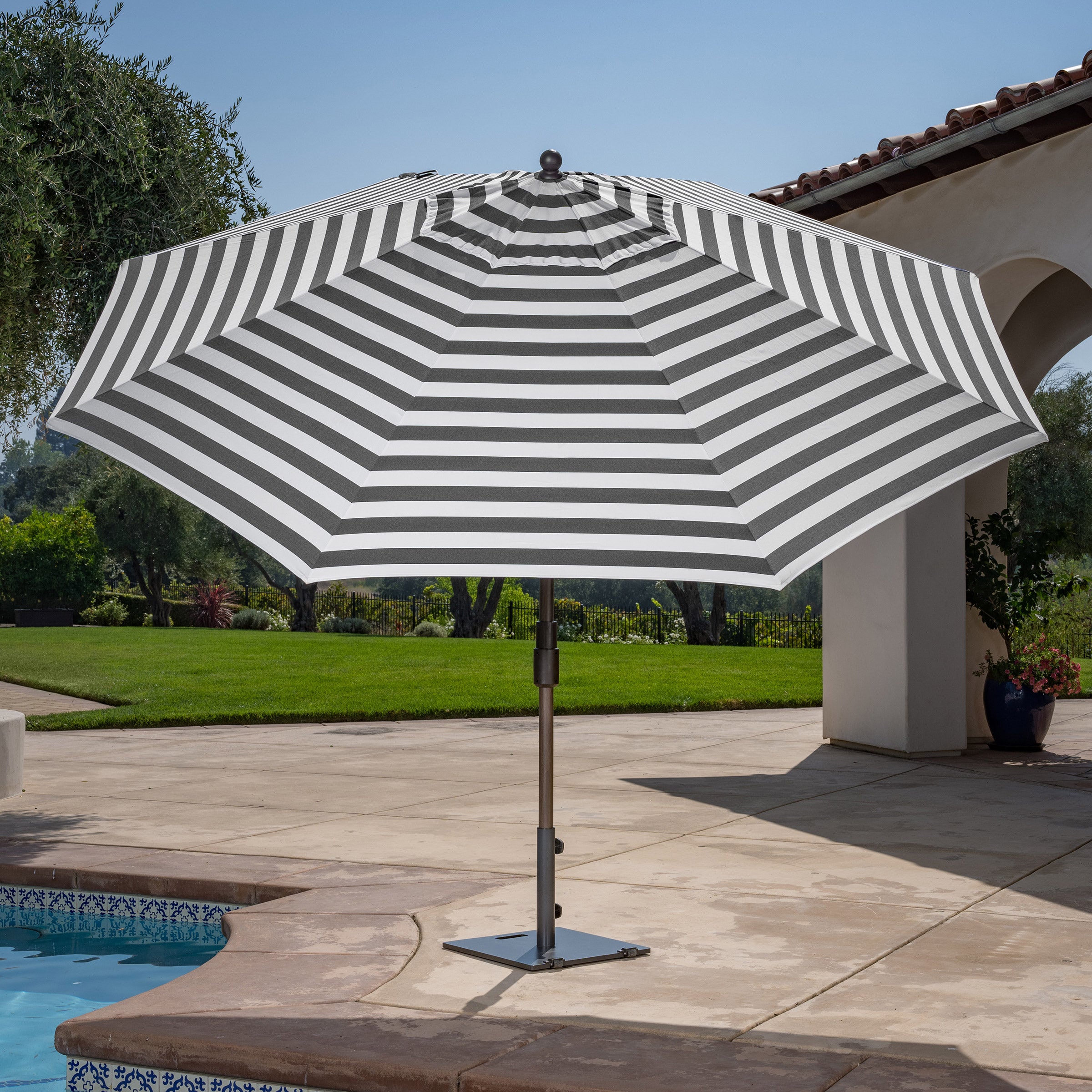 9 foot striped patio umbrella Safavieh Athens Inside Out 9Ft Crank Outdoor Auto Tilt degree angle with the push of a button SunVilla 11' Round Cabana Stripe