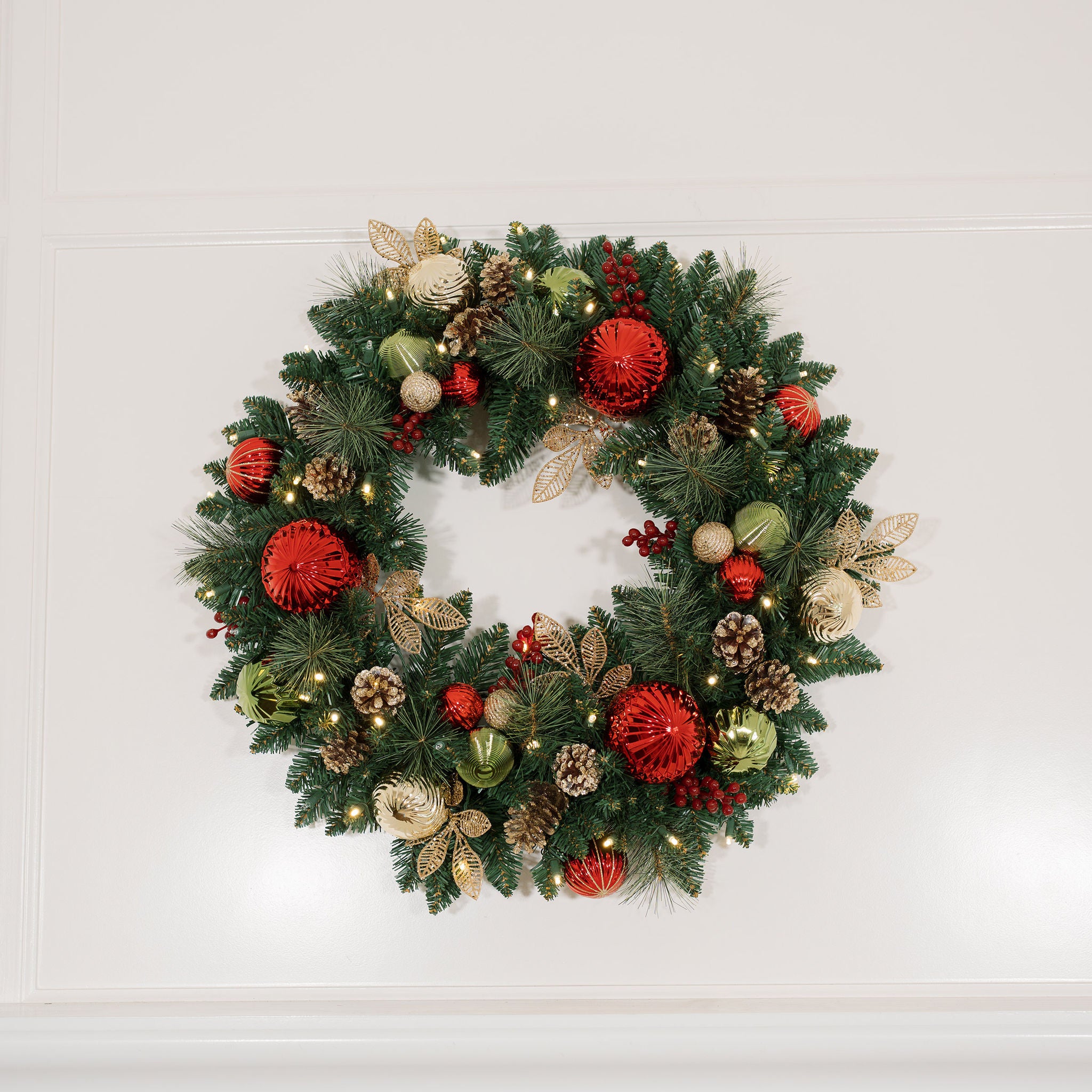 76.2 cm (30 in.) Pre-Lit Holiday Artiﬁcial Wreath | Costco
