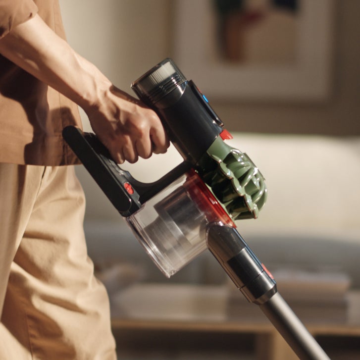 Dyson V8 Cyclone and Car Cleaning Kit Cordless Vacuum | Costco