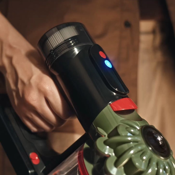 Dyson V8 Cyclone and Car Cleaning Kit Cordless Vacuum | Costco