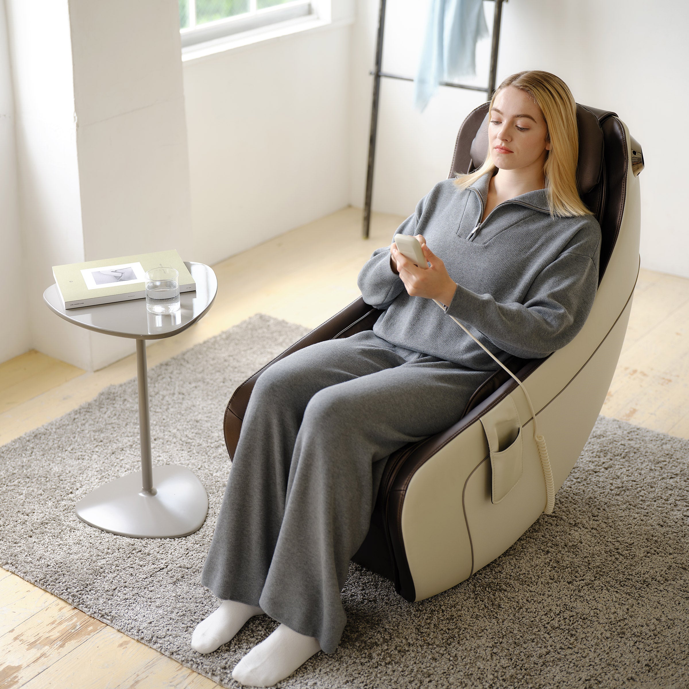 CirC Compact Heated SL Track Massage Chair