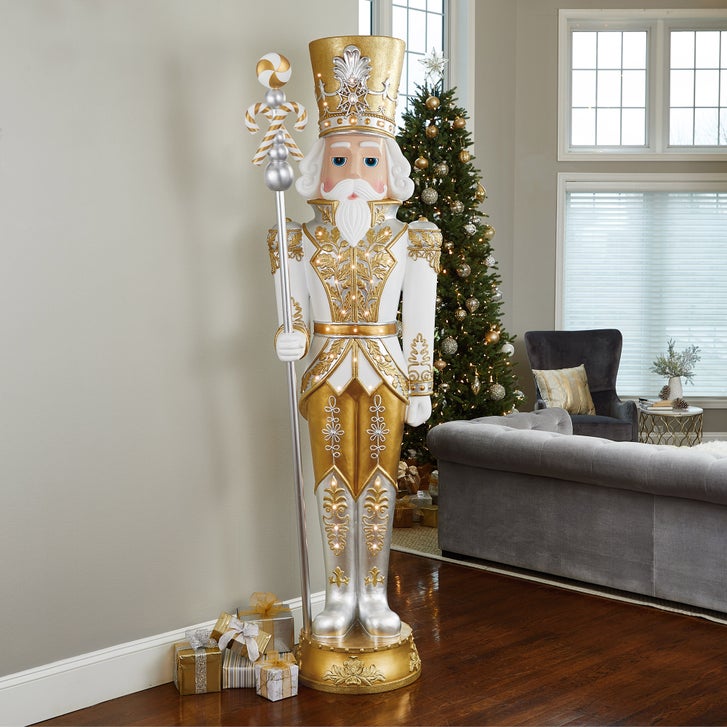 2.4 m (8 ft) Grand Nutcracker | Costco