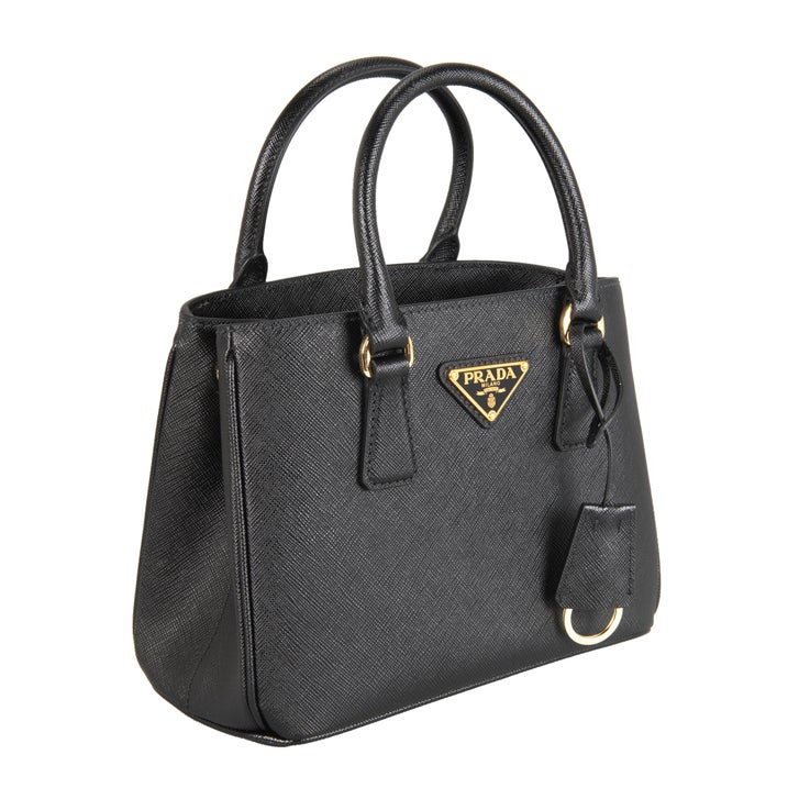 1度のみ使用。美品PRADAミニバッグ(美品です) Prada Galleria Saffiano Leather Mini Bag Nero, Black | Costco