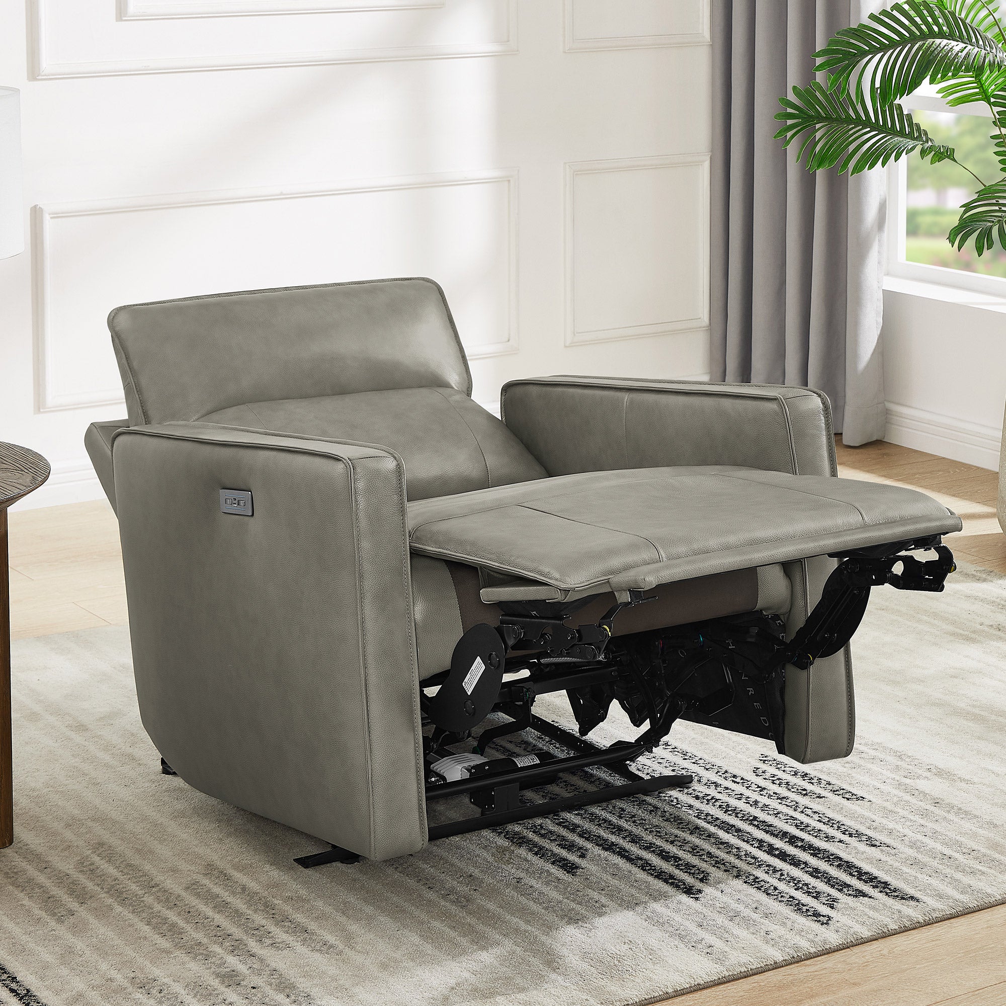 Henredon Keira Leather Zero Gravity Recliner | Costco