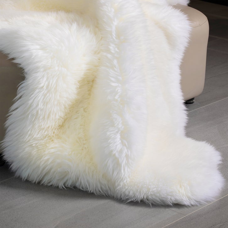 Windward Sheepskin Rug, 71