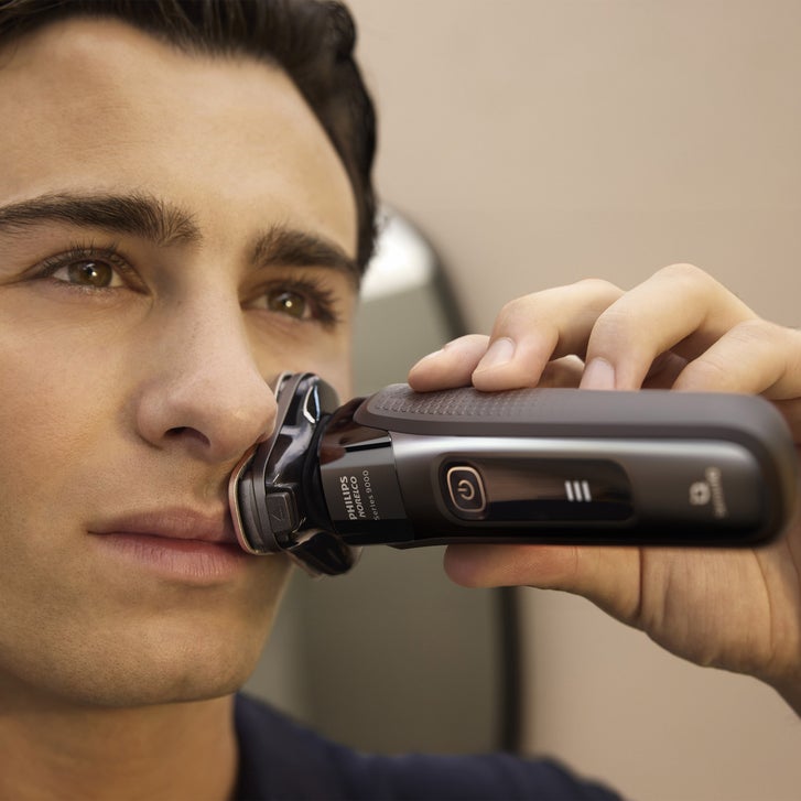 Philips Norelco Shaver 9000, Wet & Dry Electric Shaver, with