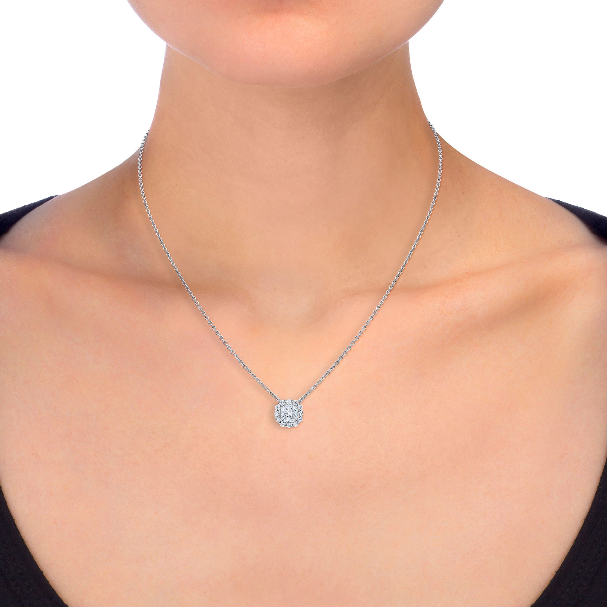 Cushion Cut 1.35 ctw VVS2 Clarity, F Color Diamond Platinum Halo