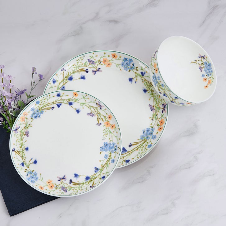 Mikasa Quinn 12-piece Bone China Dinnerware Set | Costco