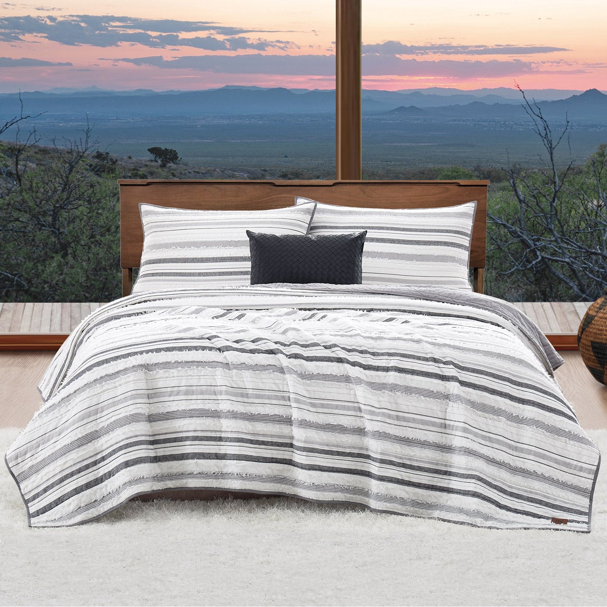 FRYE 4-piece Quilt Set, Paloma | Costco