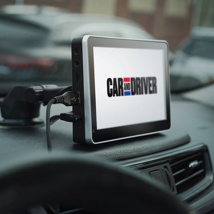 Car and Driver INTELLIDASH 7'' CarPlay / Android Auto 7'' IPS