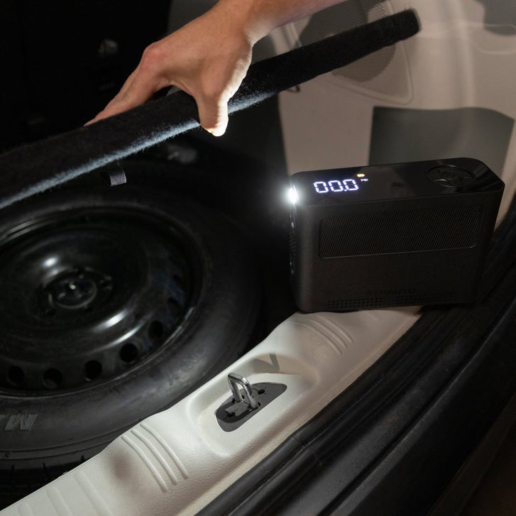 Strauto Rechargeable 120PSI Universal Inflator with Power Bank | Costco