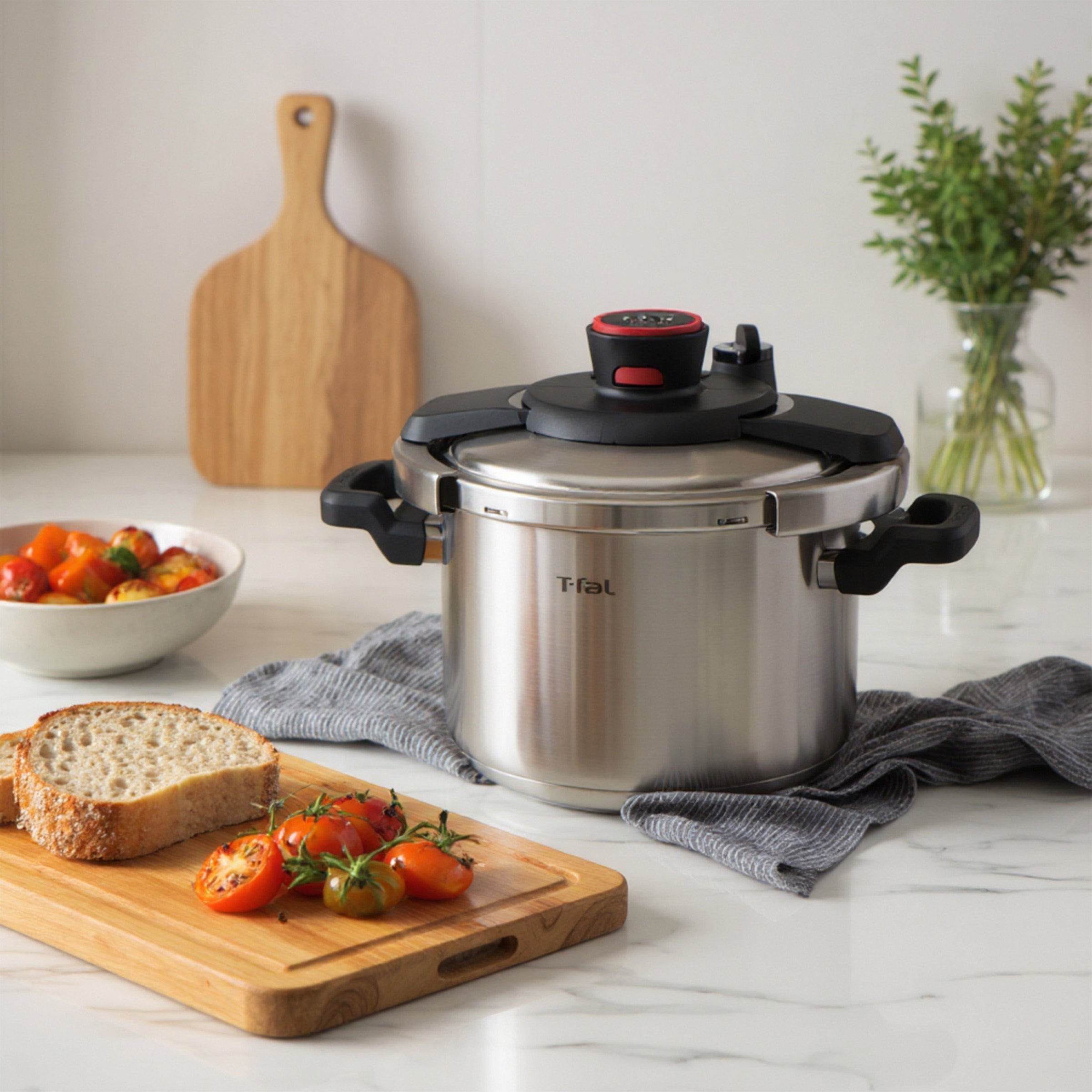 T-fal Clipso 8-quart Stainless Steel Stovetop Pressure Cooker | Costco