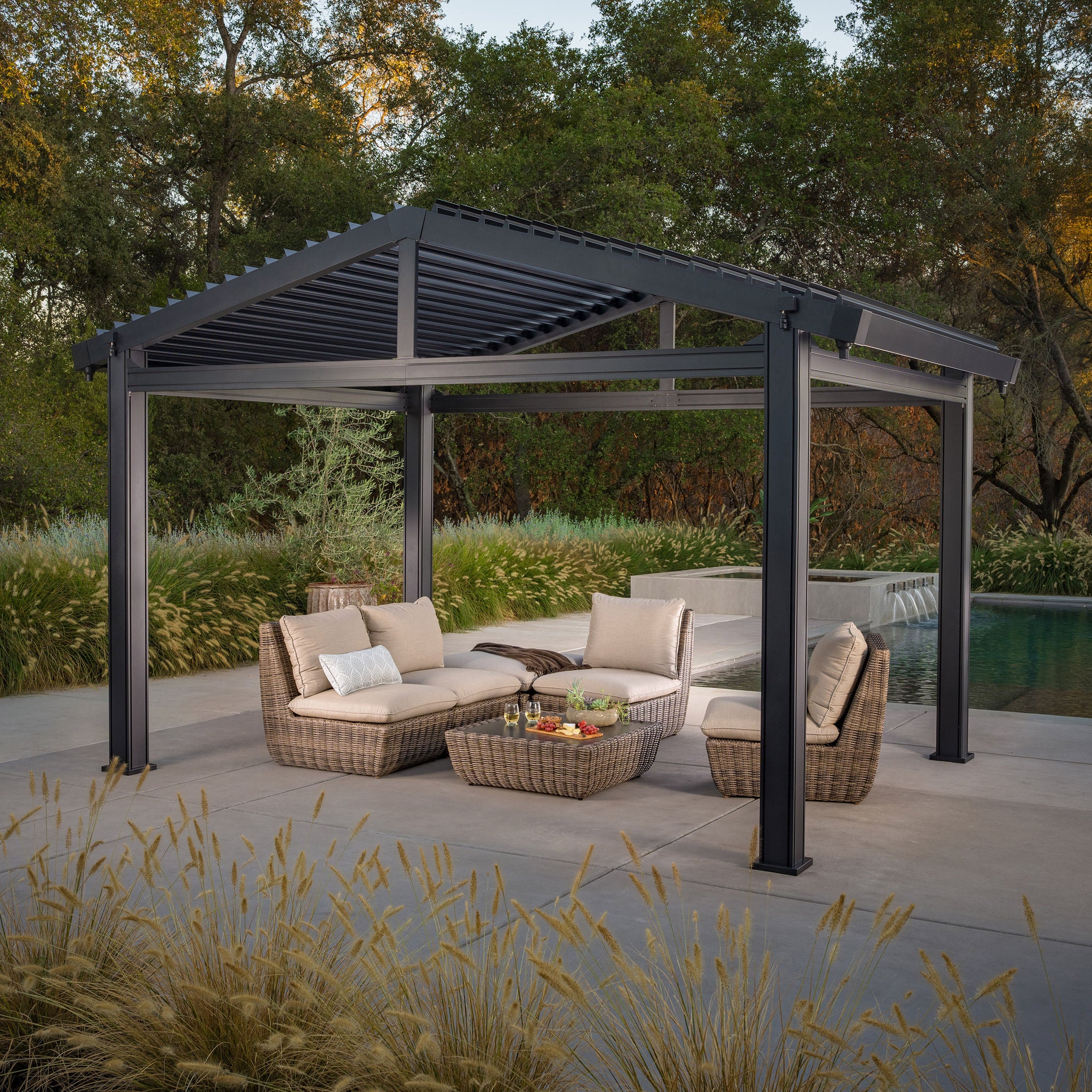 ステンレスプロペラ QUICKSILVER MIRAGE SunVilla 14.9' x 9.7' Fairmont Louvered Pergola | Costco