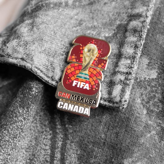 サッカーの「ピンズ・コレクション」 FIFA World Cup 7 Piece Pin Set | Costco