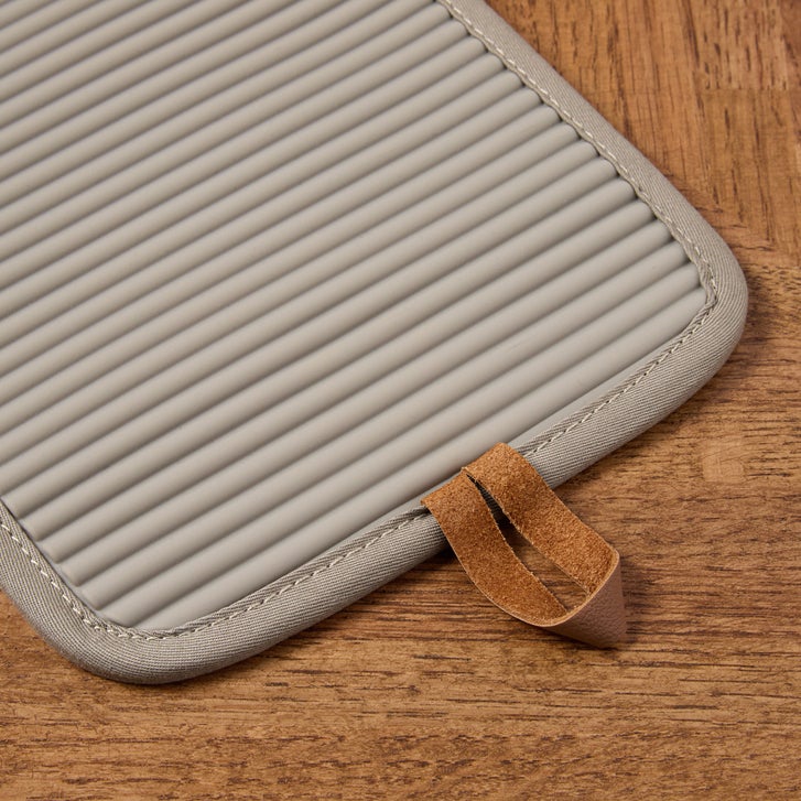 KitchenAid Herringbone 4-piece Mitt Set | Costco