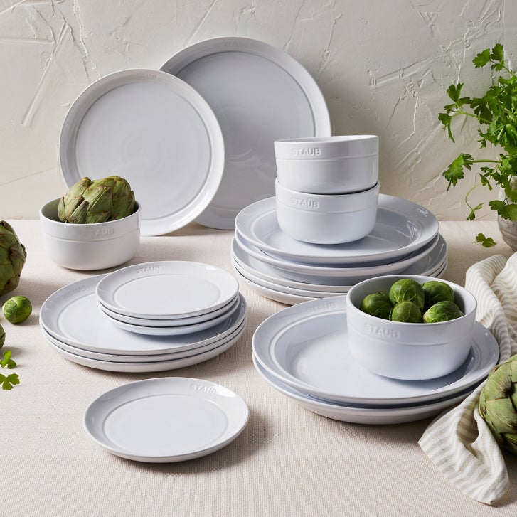 staub　ホワイト　20㌢ Staub Dinnerware 20-piece Set, Service for 4 | Costco