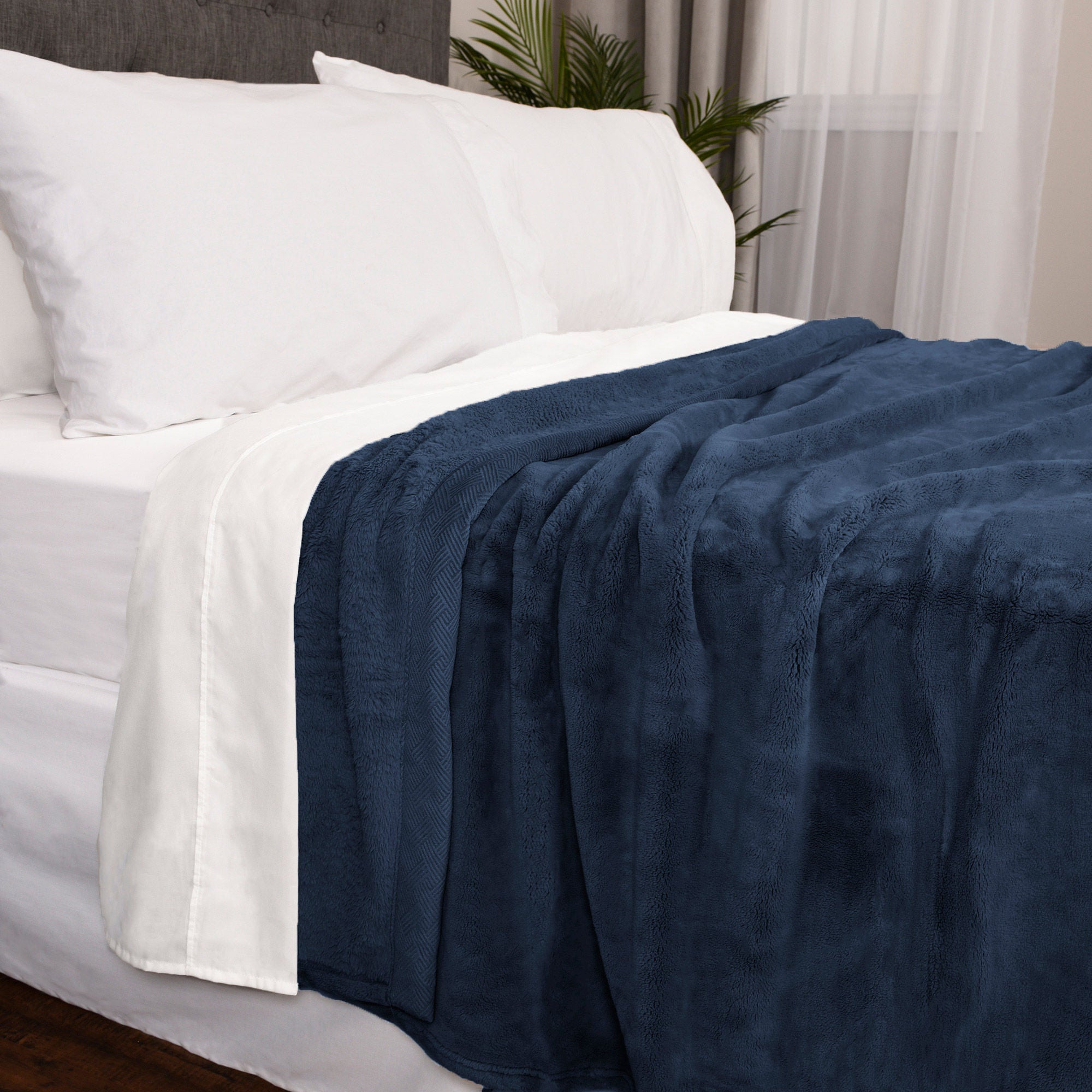 Kirkland Signature Plush Blanket | Costco