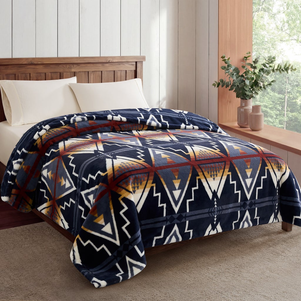 Pendleton Faux Fur Luxe Blanket | Costco