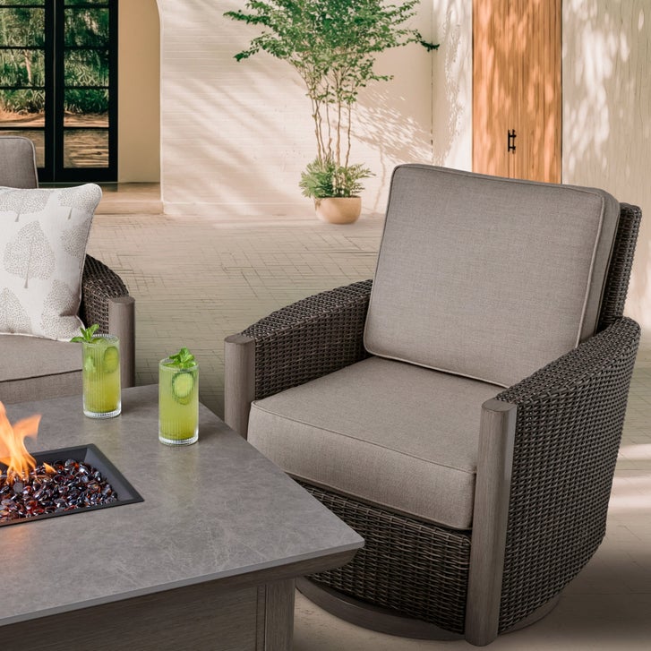 Agio Parkfield 4-piece Outdoor Fire Chat Set | Costco