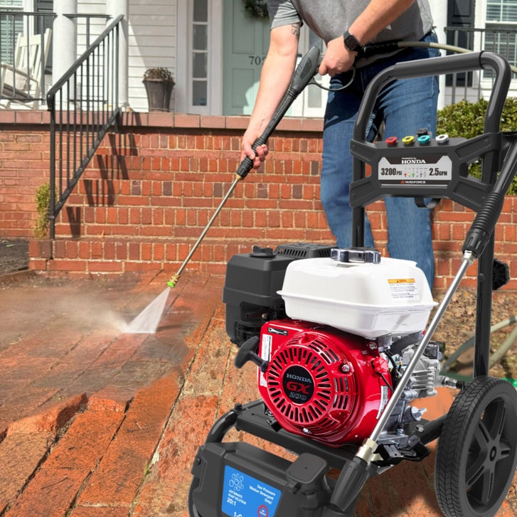 Yard Force 3200PSI 2.5 GPM Honda GX200 196cc Gas Pressure Washer
