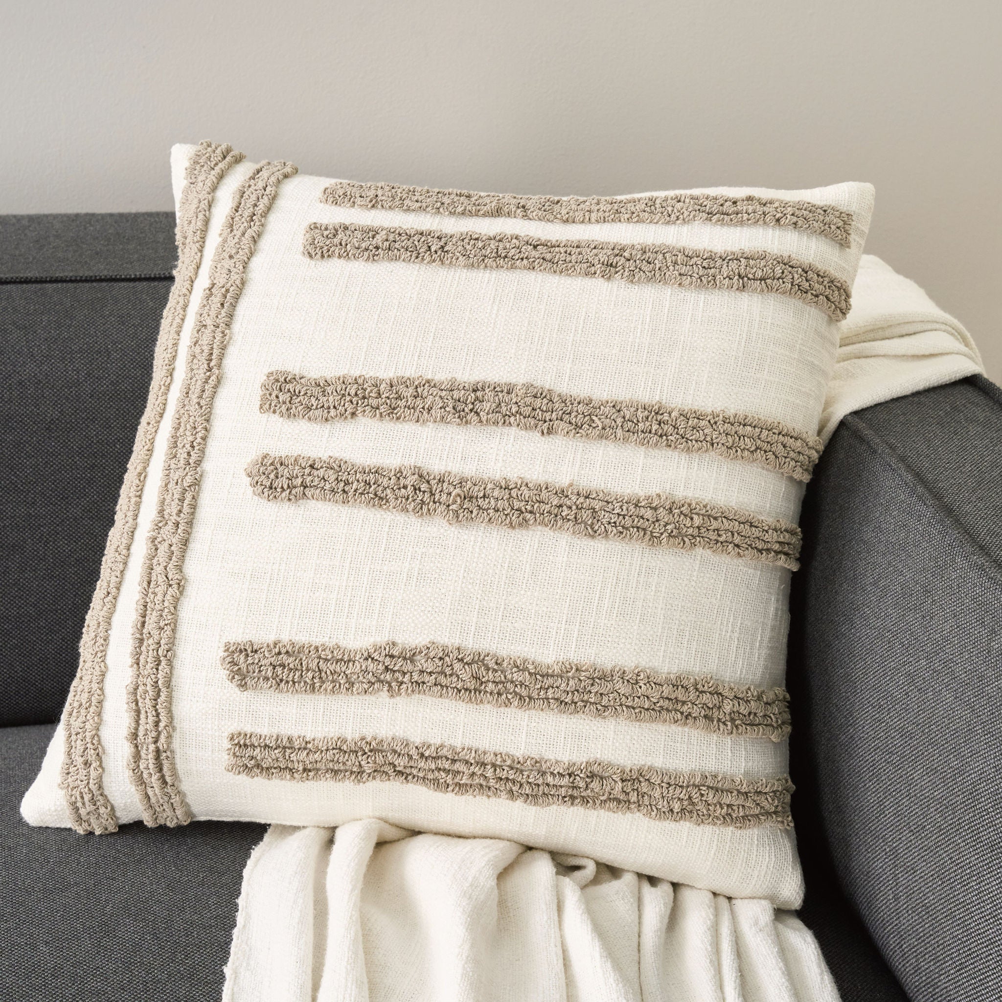 tokyovitamin クッション Mina Victory Cotton 20” x 20” Decor Pillow, 2-pack | Costco