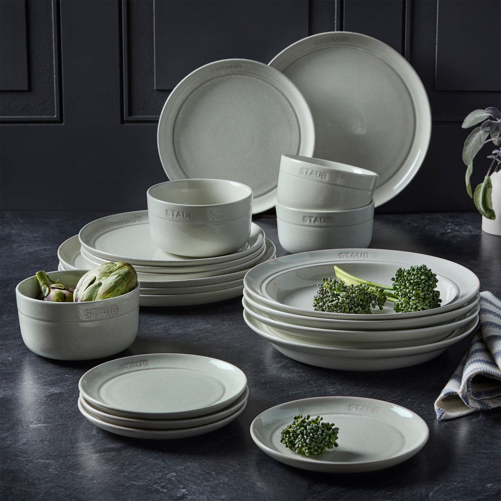 Everyday Stoneware Dinnerware Sets