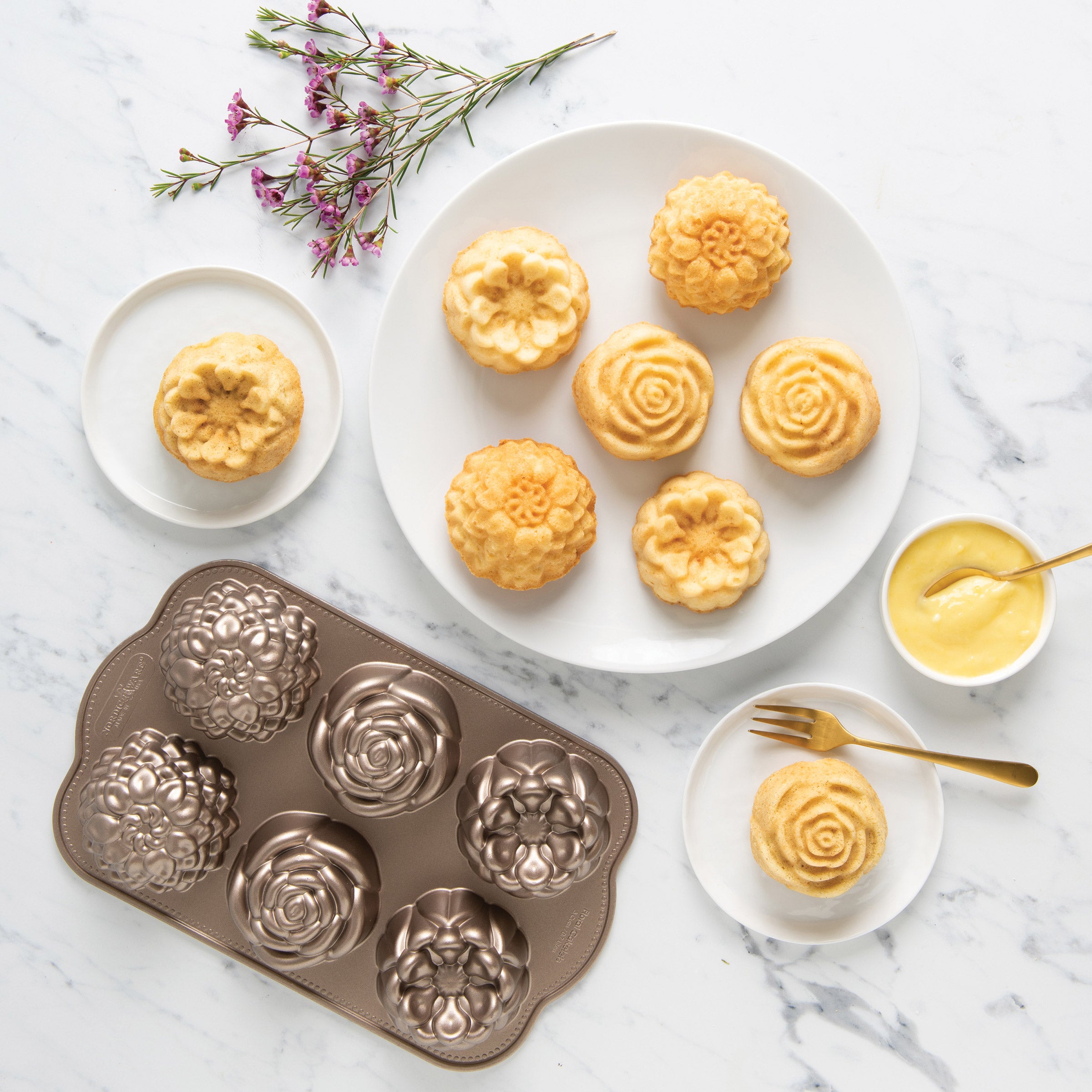 Nordic Ware Floral Bouquet Cast Cakelet Pan | Costco