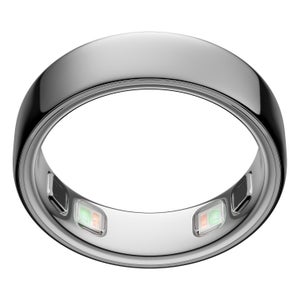 Oura Ring 5 Silver Smart Ring Exclusive Bundle includes Ring, Additional Charger and Additional Year of Manufacturer's Warranty