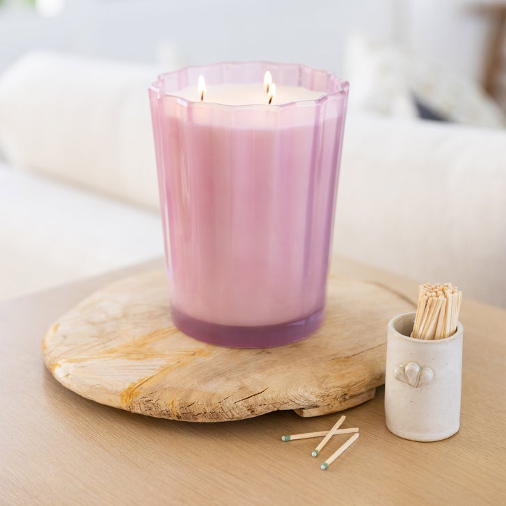 fog マルチパフューム menthe cacao Sand + Fog Spring 57oz. Scalloped Candle with Rubber Wood Lid | Costco