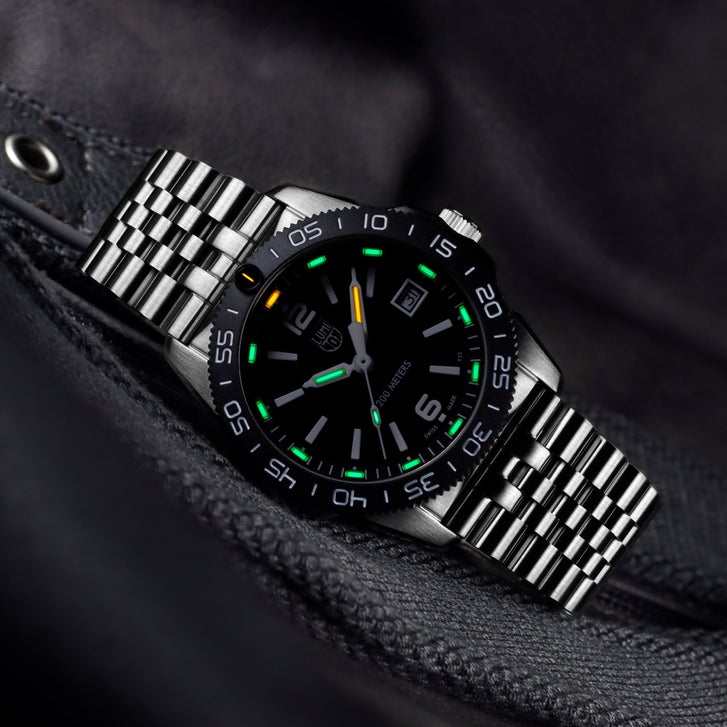 Luminox Pacific Diver Ripple Stainless Steel Black Dial Men's